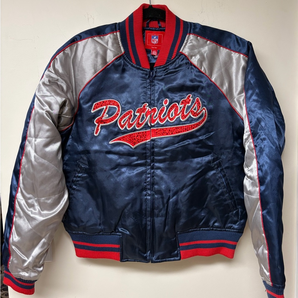 Rare NWOT New England Patriots rhinestone satin jacket L